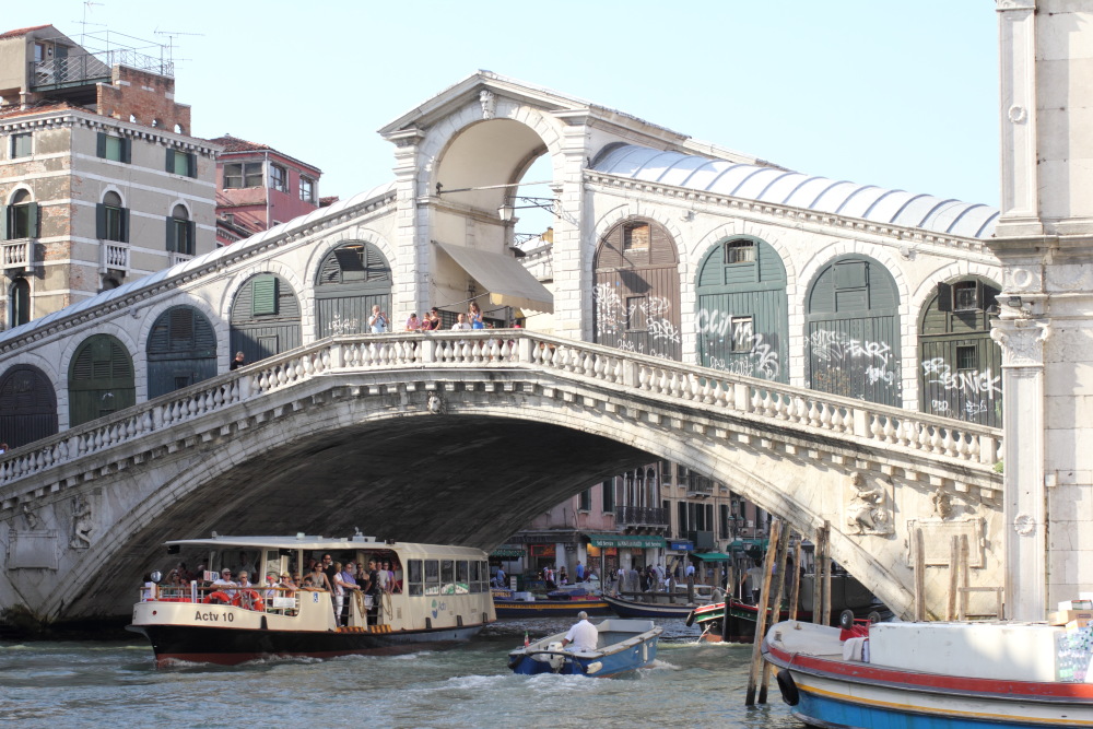 Lokation: Italien | Veneto | Venezia | Venedig Kategorien: Brücke, Datum: 23.08.2011