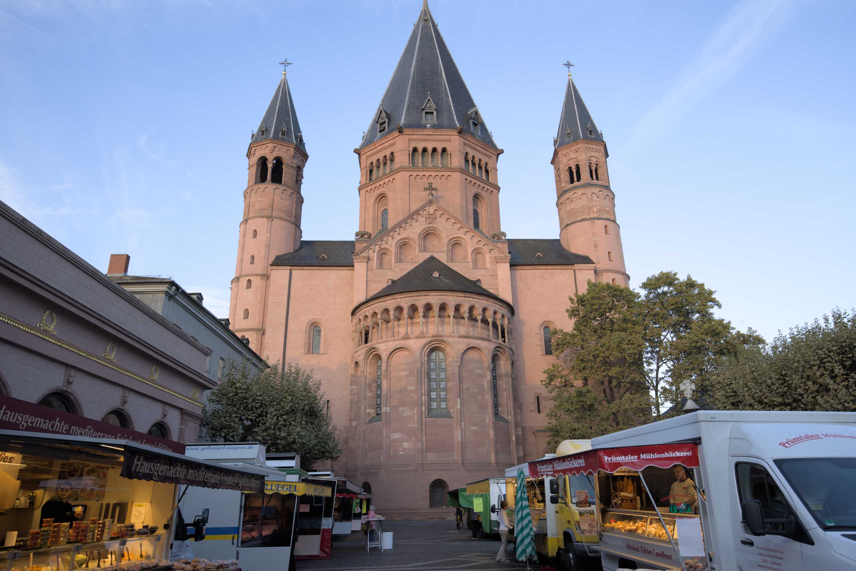 Lokation: Deutschland | Rheinland-Pfalz | Mainz | Altstadt Kategorien: Kirche, Markt, Datum: 08.10.2022