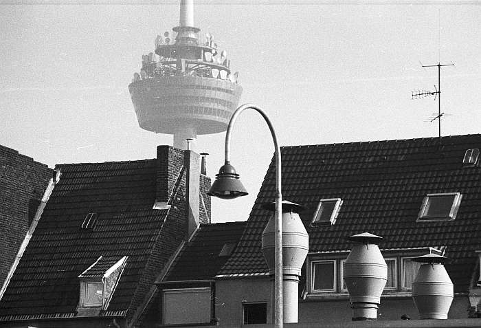 Lokation: Köln Kategorien: Stadt, Schwarzweiß, Datum: 01.02.1995