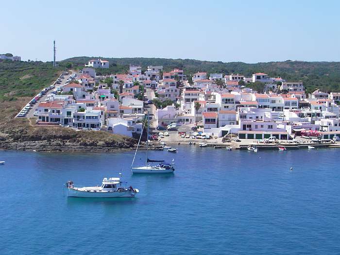 Lokation: Menorca Kategorien: Meer, Dorf, Datum: 27.06.2004