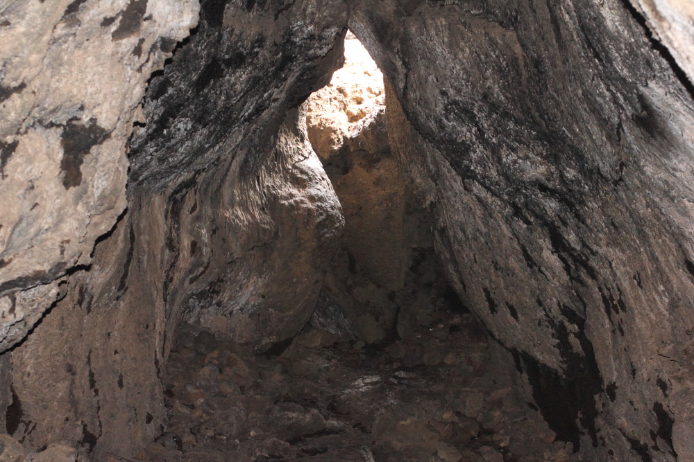 Lokation: Spanien | Canarias | Arguayo | Las Manchas Kategorien: Carola, Höhle, Datum: 04.03.2011