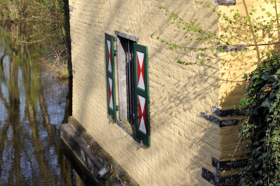 Lokation: Deutschland | Nordrhein-Westfalen | Köln | Holweide Kategorien: Anwesen, Datum: 28.03.2012