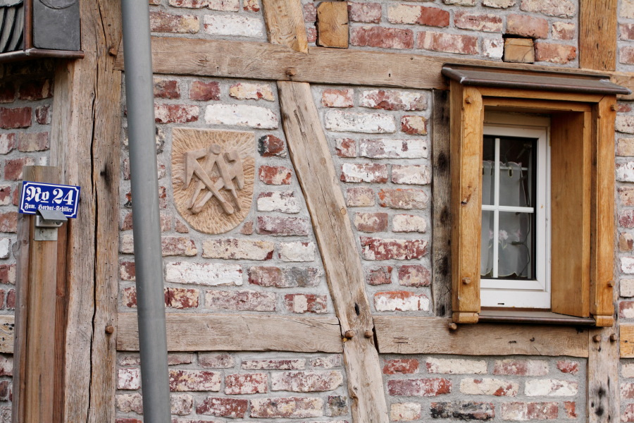 Lokation: Deutschland | Nordrhein-Westfalen | Bergisch Gladbach | Bergisch Gladbach Kategorien: Haus, Datum: 01.12.2012