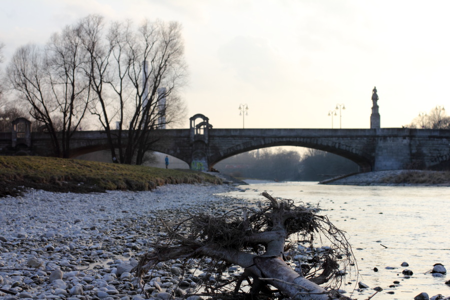 Lokation: Deutschland | Bayern | München | Isarvorstadt Kategorien: Fluss, Datum: 21.03.2013