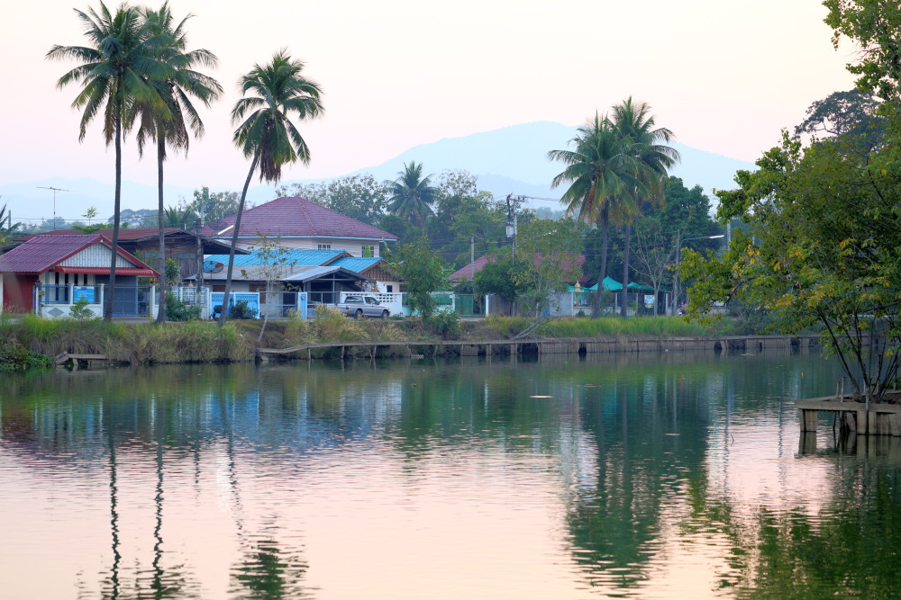 Lokation: Thailand | Sukhothai | Ban Dan Lan Hoi | Ban Mueang Kao Kategorien: See, Datum: 13.02.2016