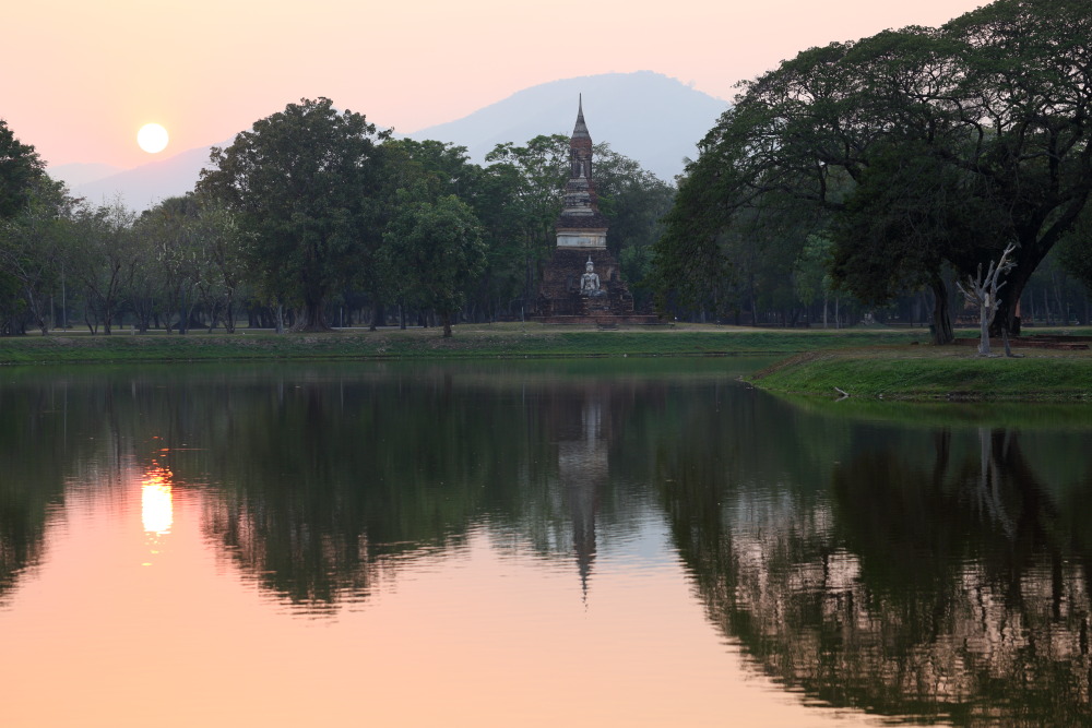 Lokation: Thailand | Sukhothai | Ban Dan Lan Hoi | Ban Mueang Kao Kategorien: Sonnenauf-,untergang, Datum: 14.02.2016