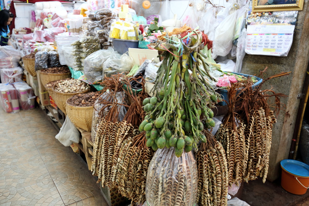 Lokation: Thailand | Chiang Mai | Muang Chiang Mai | Night Bazaar Kategorien: Markt, Datum: 19.02.2016