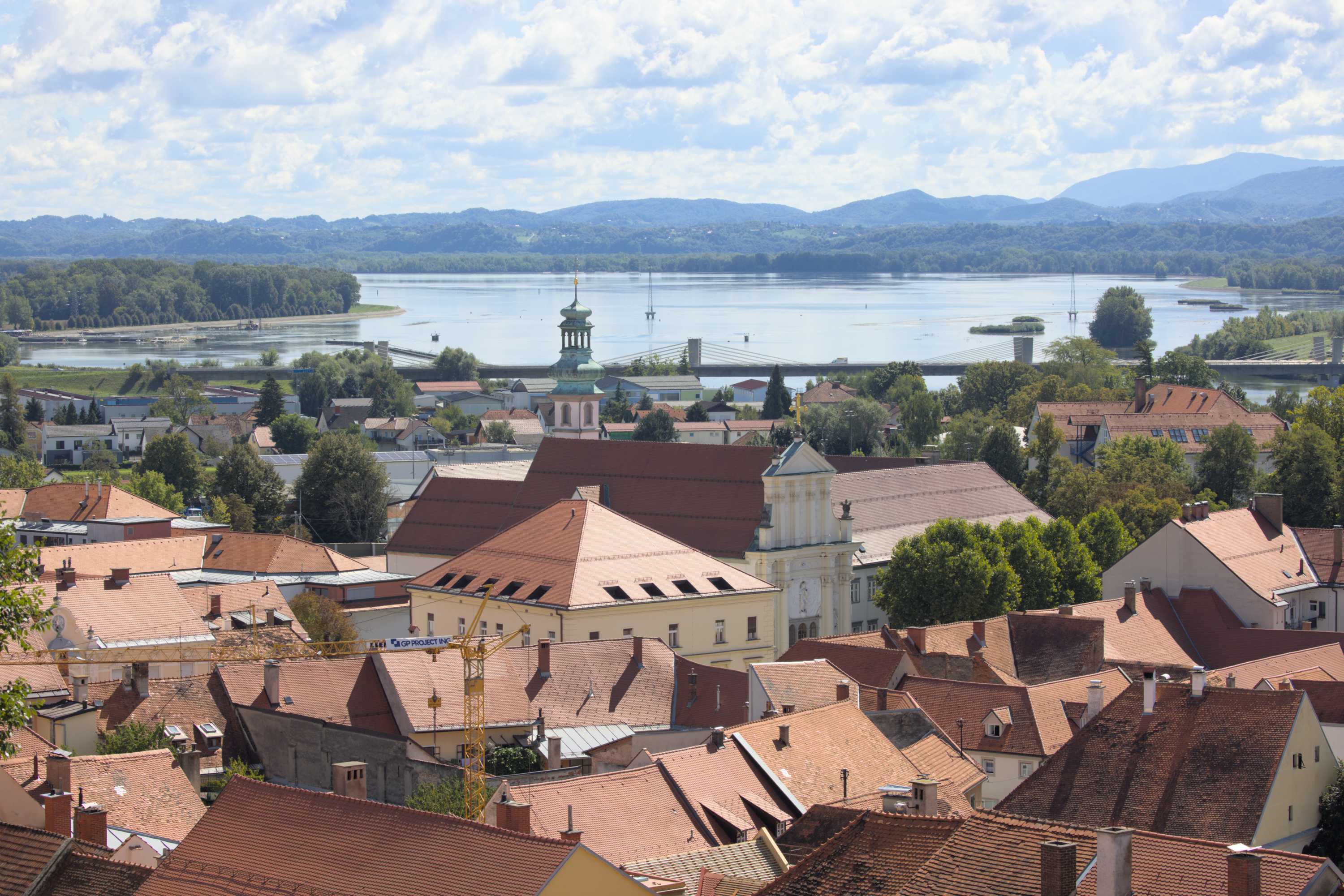 Lokation: Slowenien | Ostslowenien | Drau-Gegend | Ptuj Kategorien: Stadt, Fluss, Datum: 10.09.2022