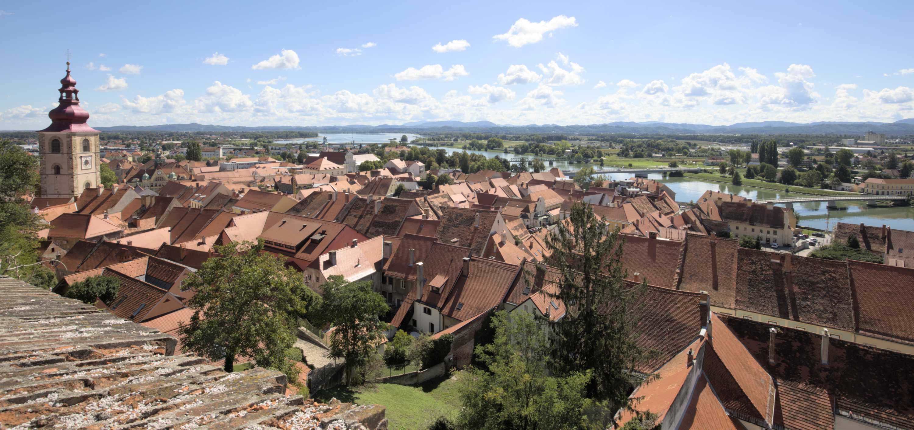 Lokation: Slowenien | Ostslowenien | Drau-Gegend | Ptuj Kategorien: Stadt, Fluss, Datum: 10.09.2022
