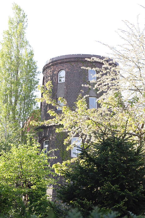 Lokation: Worringer Bruch Kategorien: Gebäude, Datum: 21.04.2005