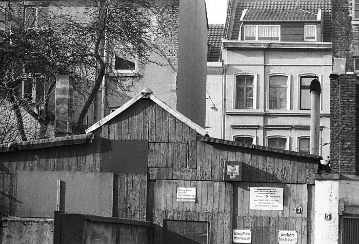 Lokation: Köln Kategorien: Stadt, Schwarzweiß, Datum: 01.02.1995