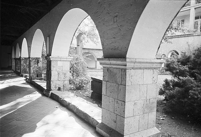 Romanisches Kloster, Lokation: Köln Kategorien: Kirche, Schwarzweiß, Datum: 01.11.1984