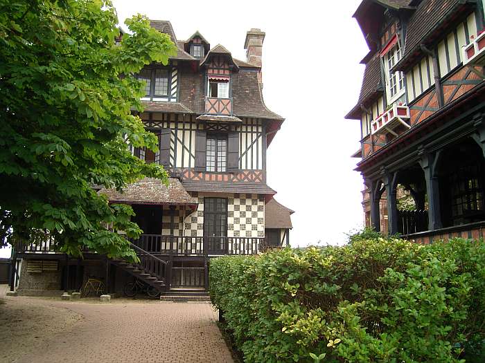Lokation: Normandie Kategorien: Architektur, Datum: 09.08.2004