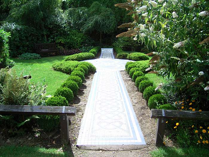 Lokation: Normandie Kategorien: Garten, Datum: 12.08.2004